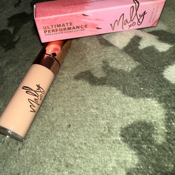 Mally Beauty Ultimate Performance Precision Concealer - Medium - Picture 4 of 6